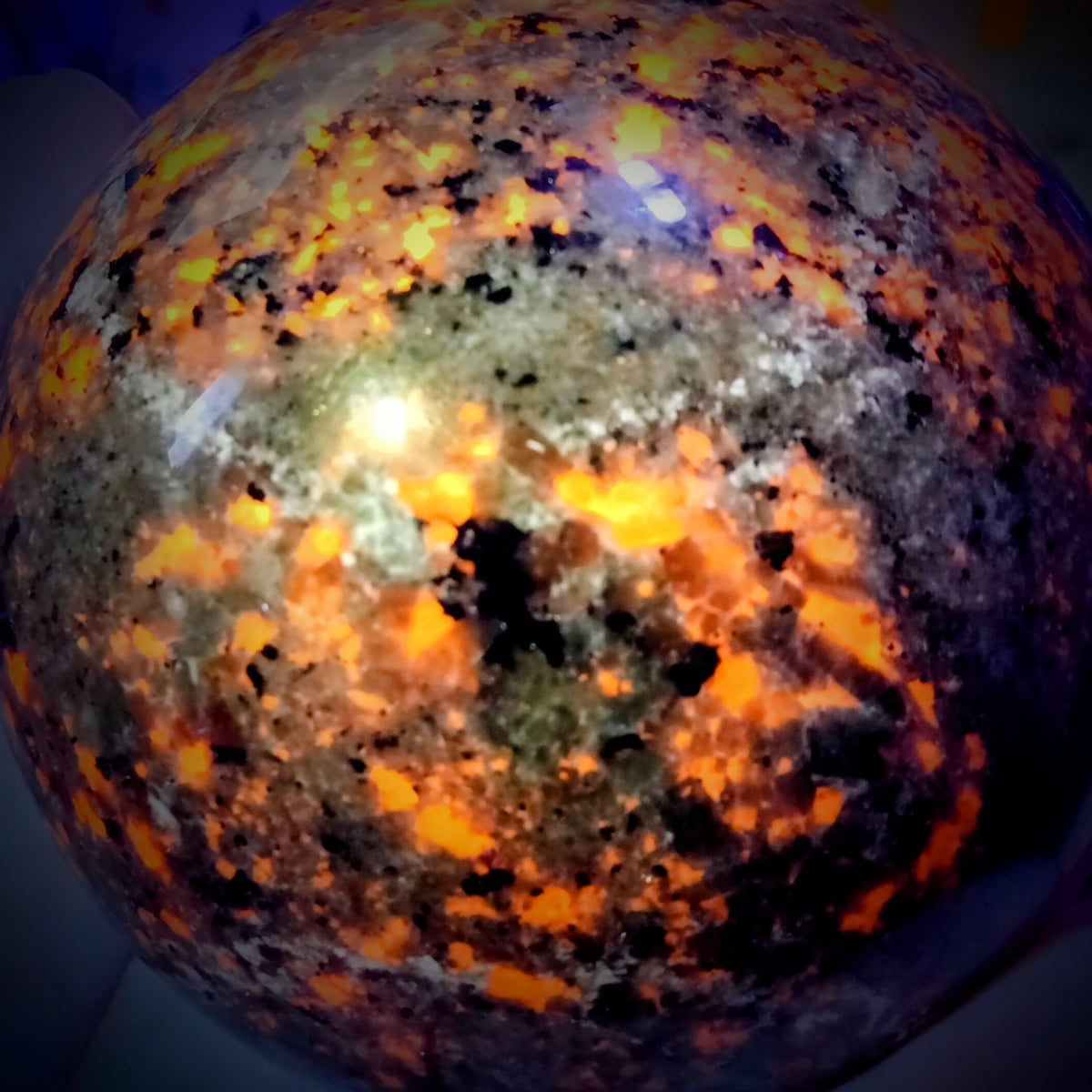 Fluorescent Sodalite Sphere — Yooperlite