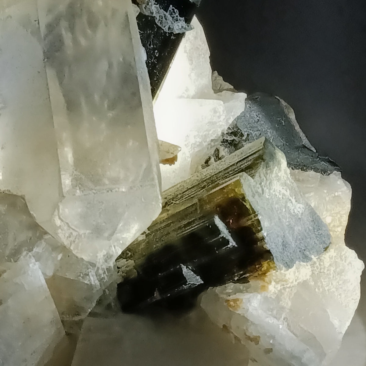 Fluorapatite, Tourmaline (Black & Green), Quartz & Cleavelandite